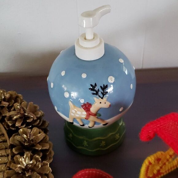 Lot of 5 Christmas Decor Items - Picture 4 of 9